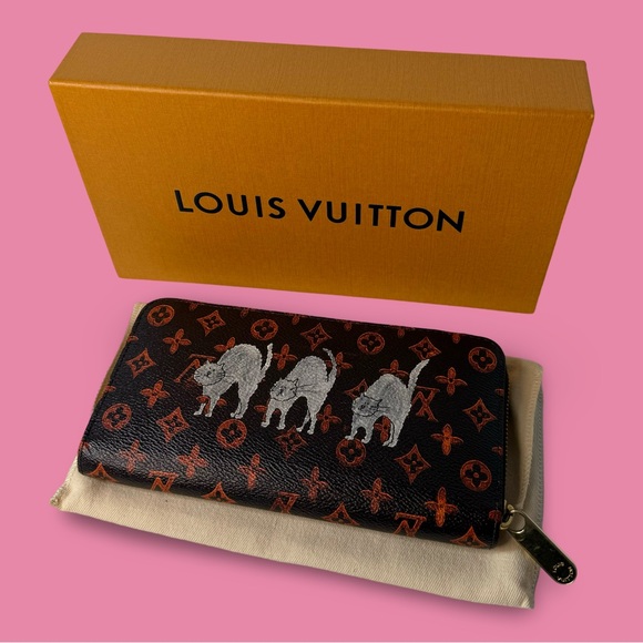 Louis Vuitton Handbags - Louis Vuitton Catogram Zippy Wallet Marron